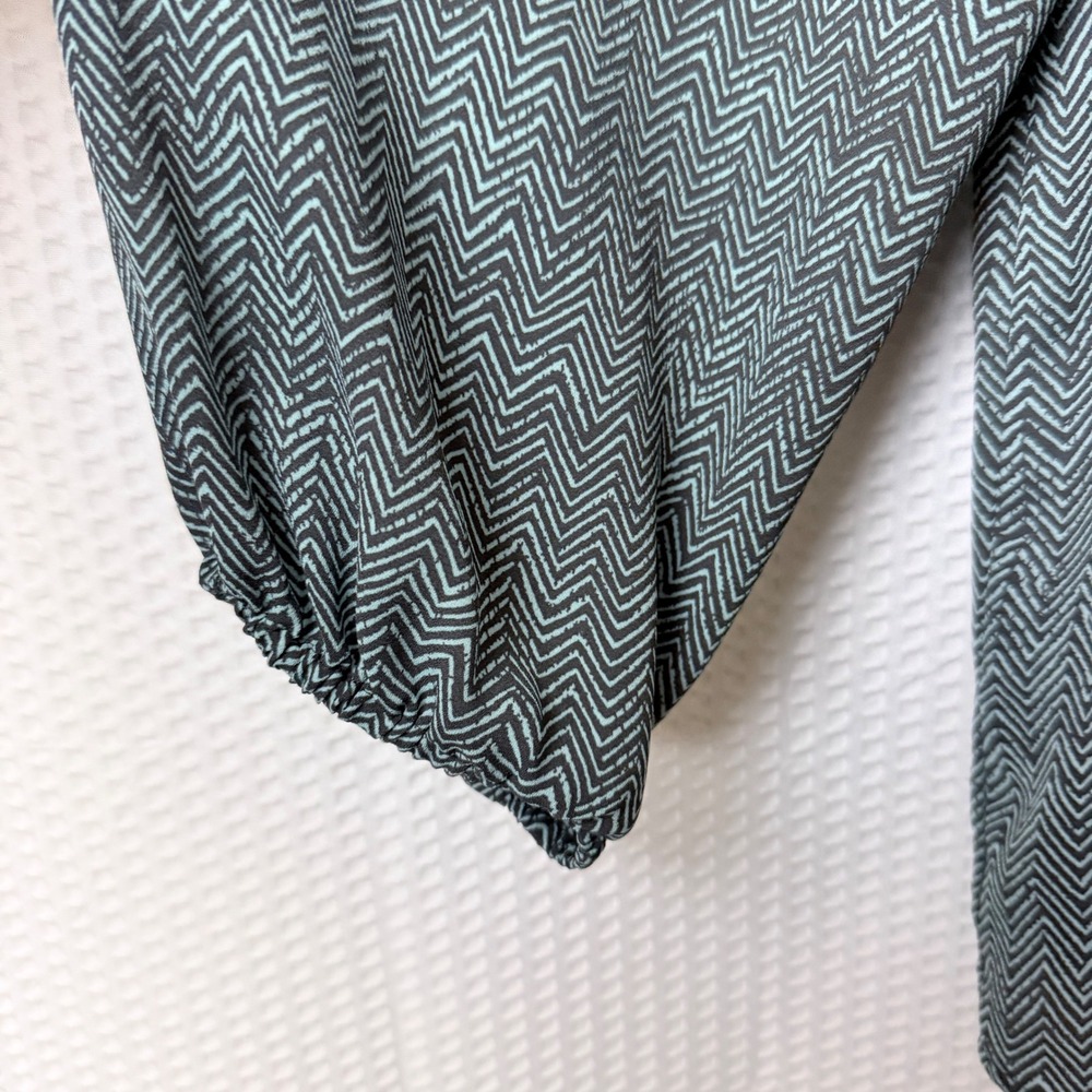 Loft Outlet Blouse Women XL Blue Gray Chevron Tie Neck Balloon Sleeve Relaxed - Picture 6 of 8